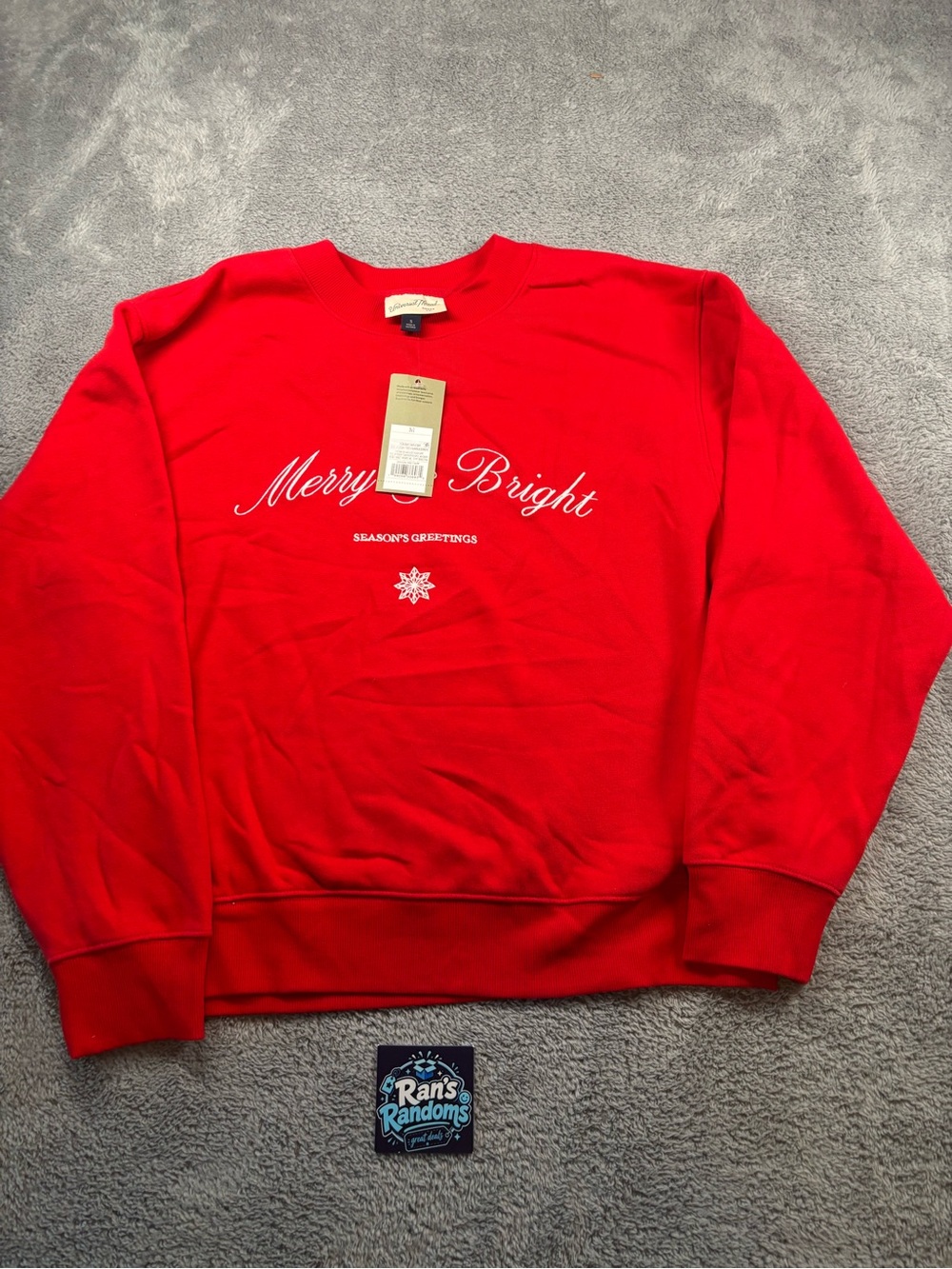 Universal Thread Women’s Merry & Bright Christmas Sweatshirt Red Size M NWT